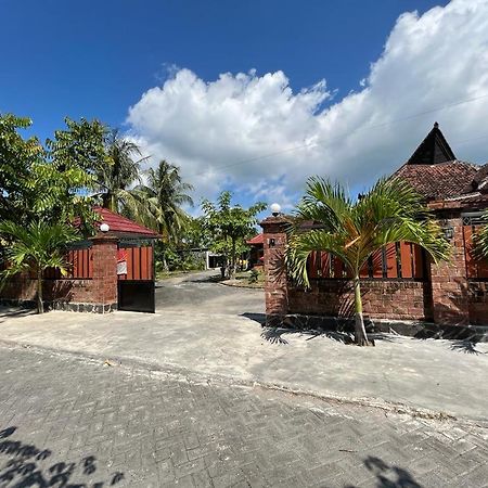 Capital O 92615 Villa Utama D'Alas Purwo Ringinpintu Exteriér fotografie