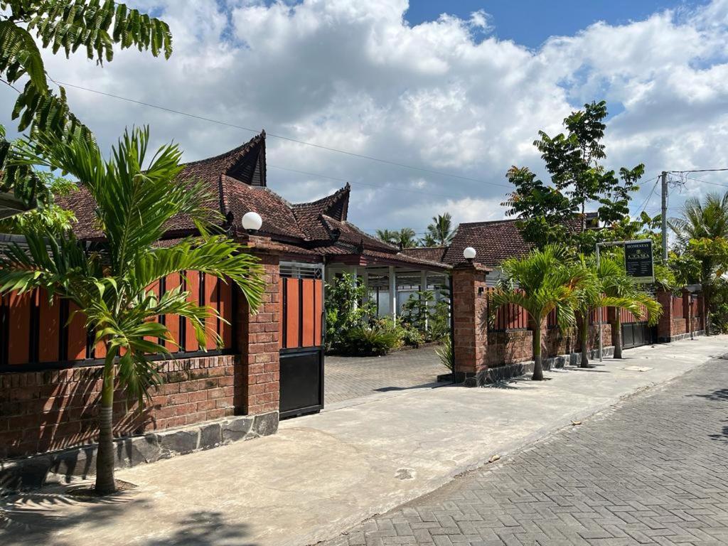 Capital O 92615 Villa Utama D'Alas Purwo Ringinpintu Exteriér fotografie