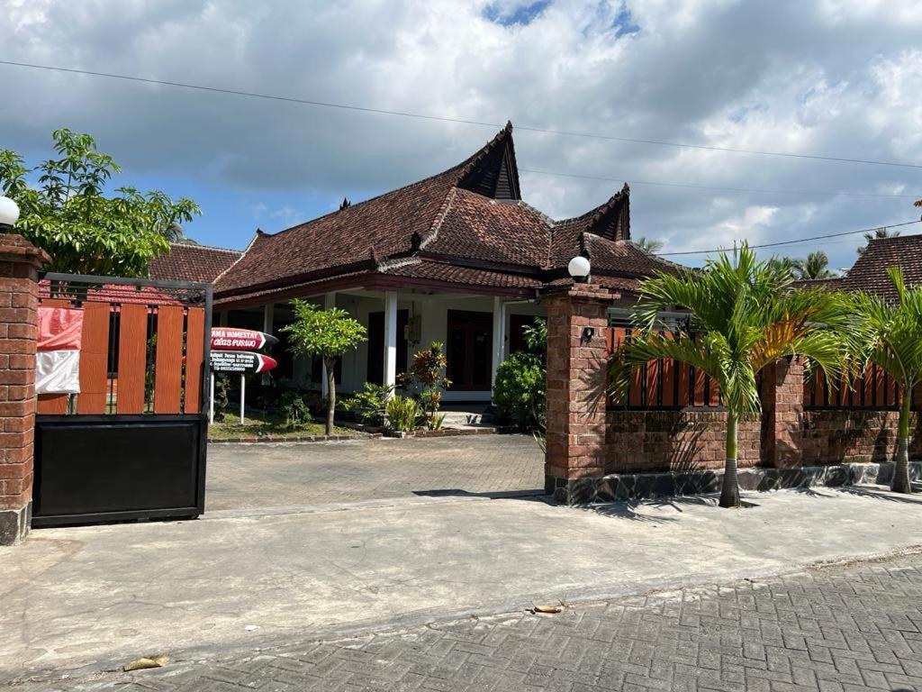 Capital O 92615 Villa Utama D'Alas Purwo Ringinpintu Exteriér fotografie